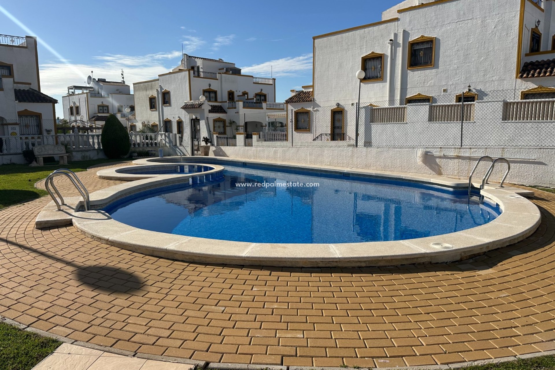Resale - Town House -
Orihuela Costa - Inland