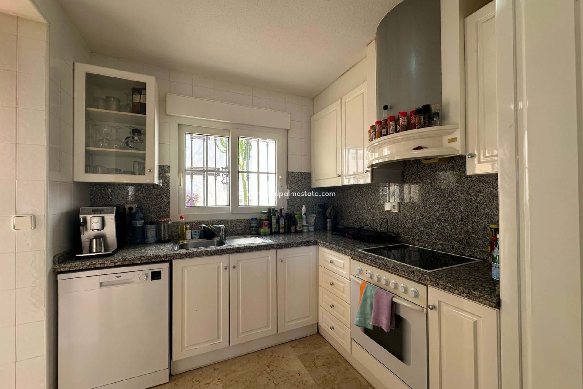 Resale - Town House -
Orihuela Costa - Inland