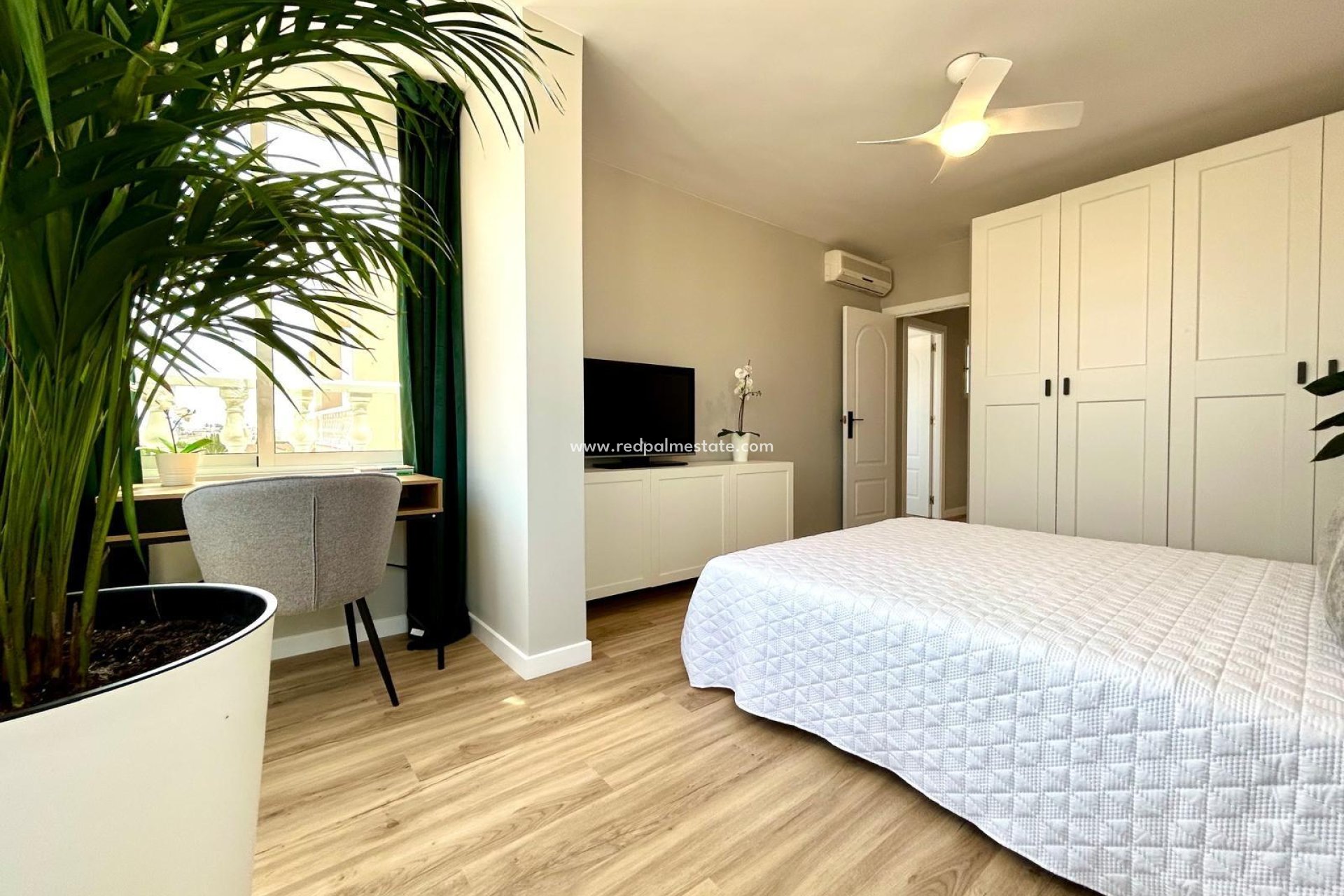 Resale - Town House -
Orihuela Costa - Inland