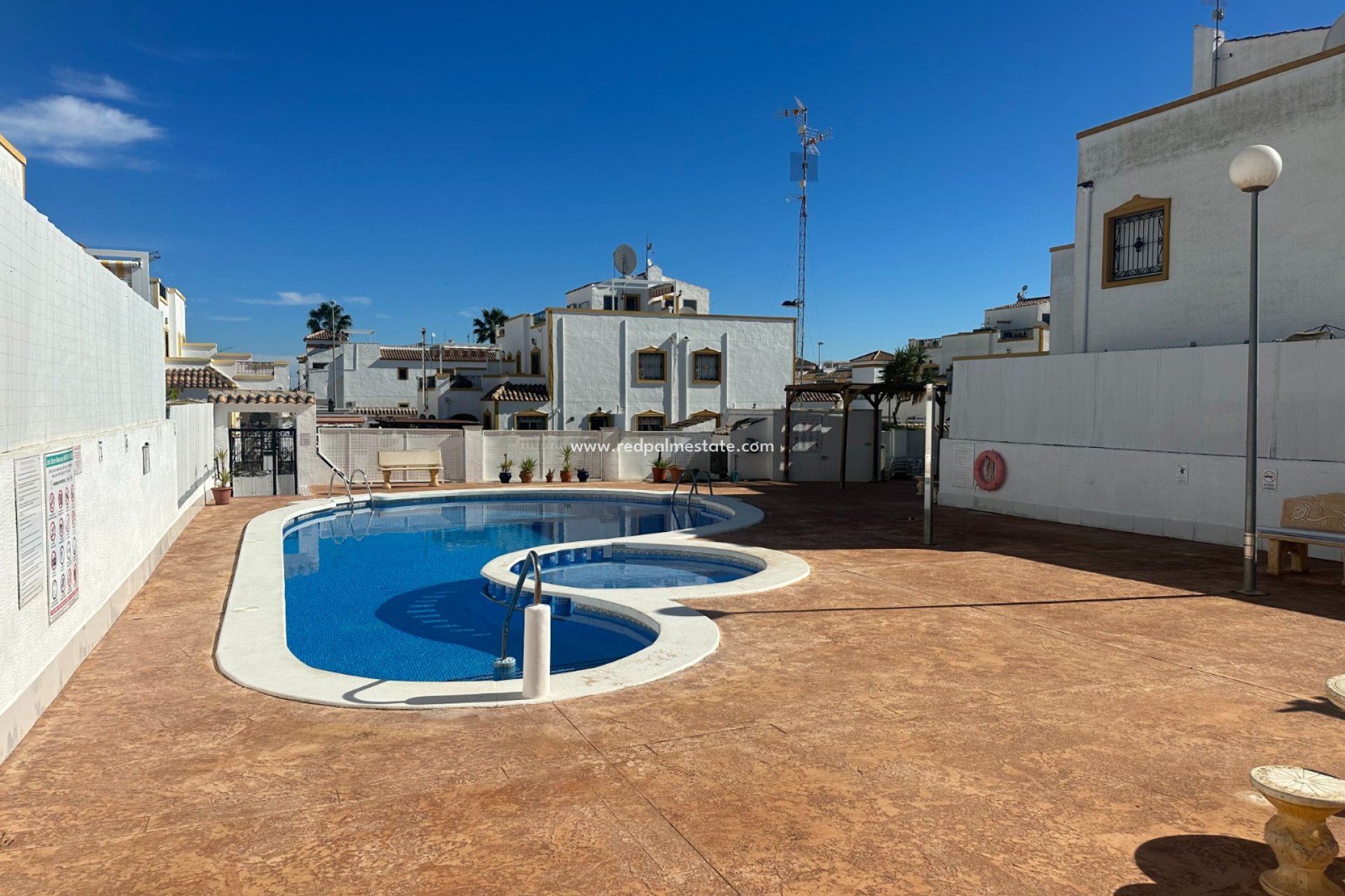 Resale - Town House -
Orihuela Costa - Inland