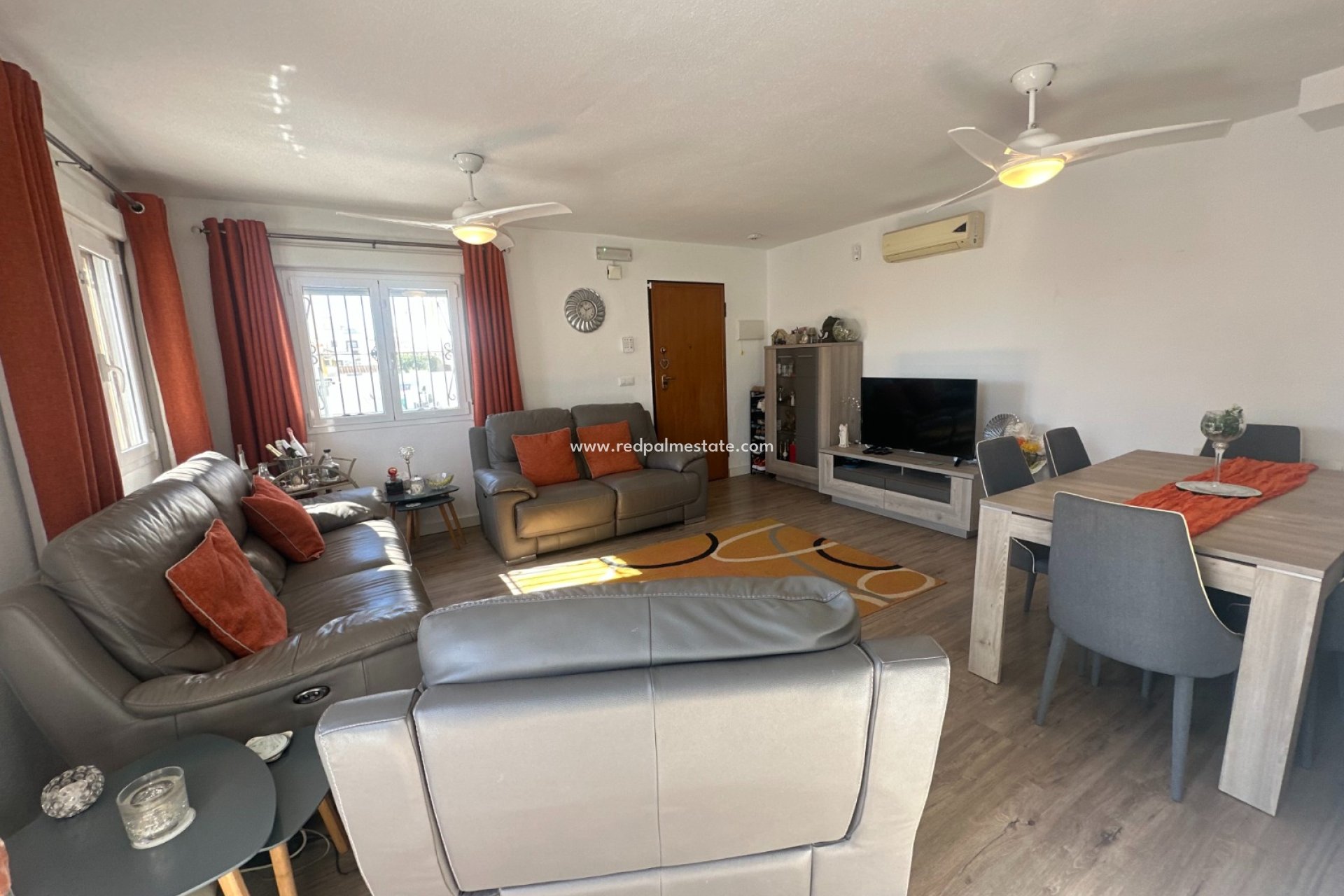 Resale - Town House -
Orihuela Costa - Inland