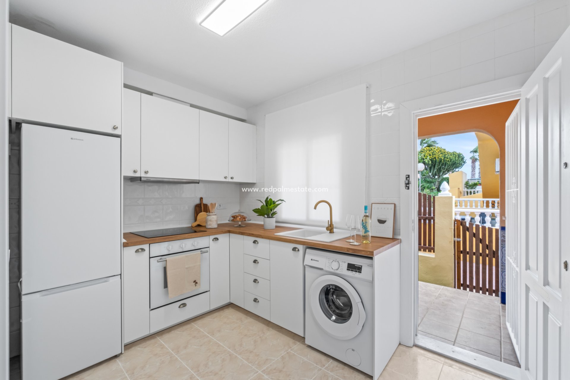 Resale - Town House -
Orihuela Costa - Inland