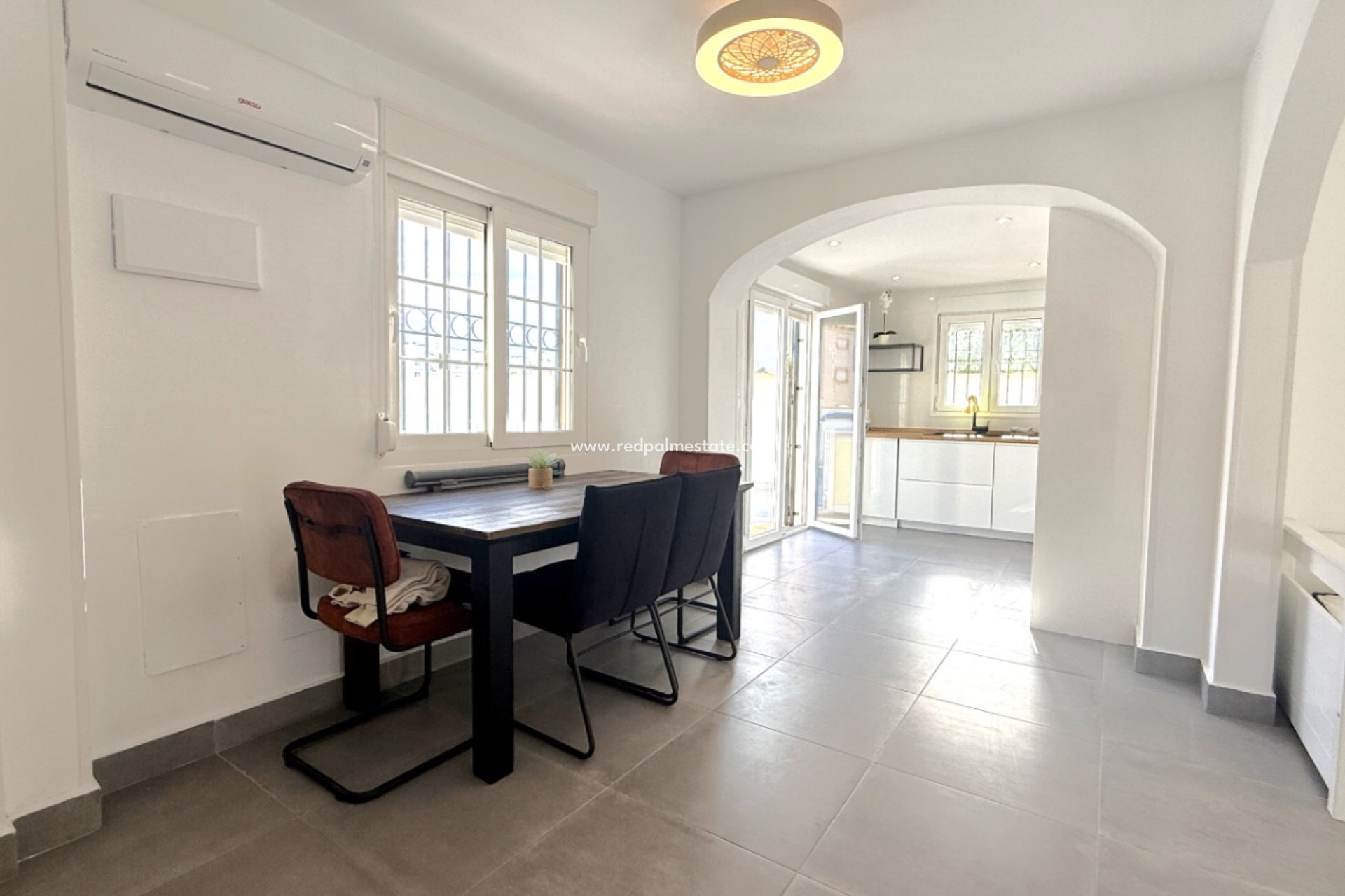 Resale - Town House -
Orihuela Costa - Inland