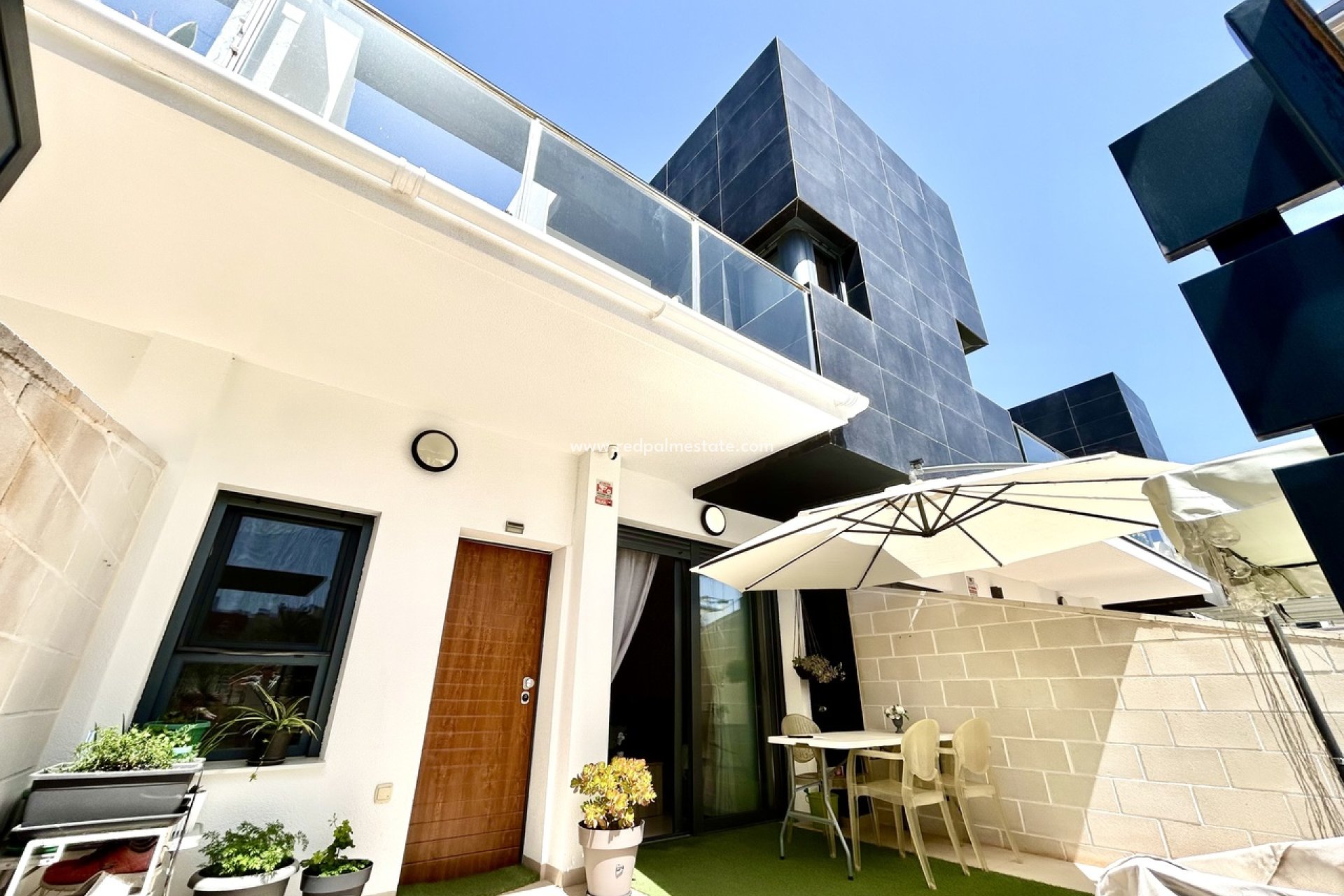 Resale - Town House -
Orihuela Costa - Inland