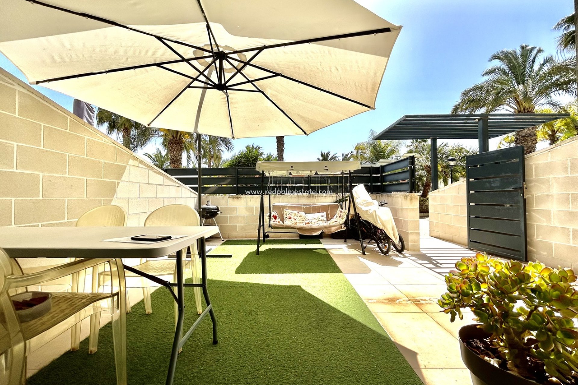 Resale - Town House -
Orihuela Costa - Inland