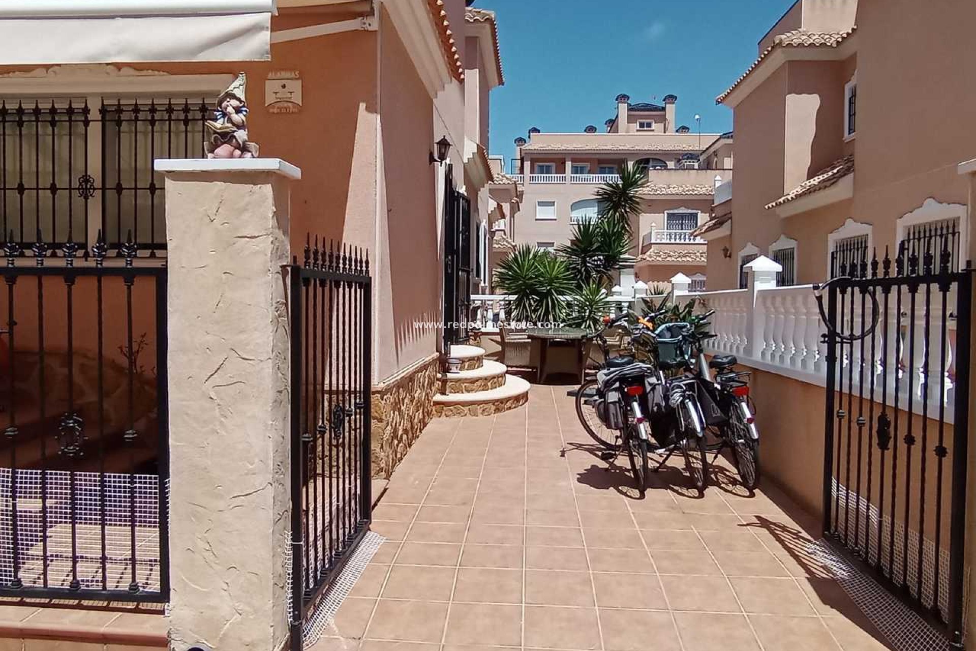 Resale - Town House -
Orihuela Costa - Inland