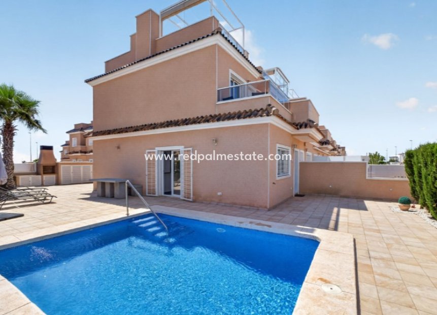 Resale - Town House -
Orihuela Costa - Inland