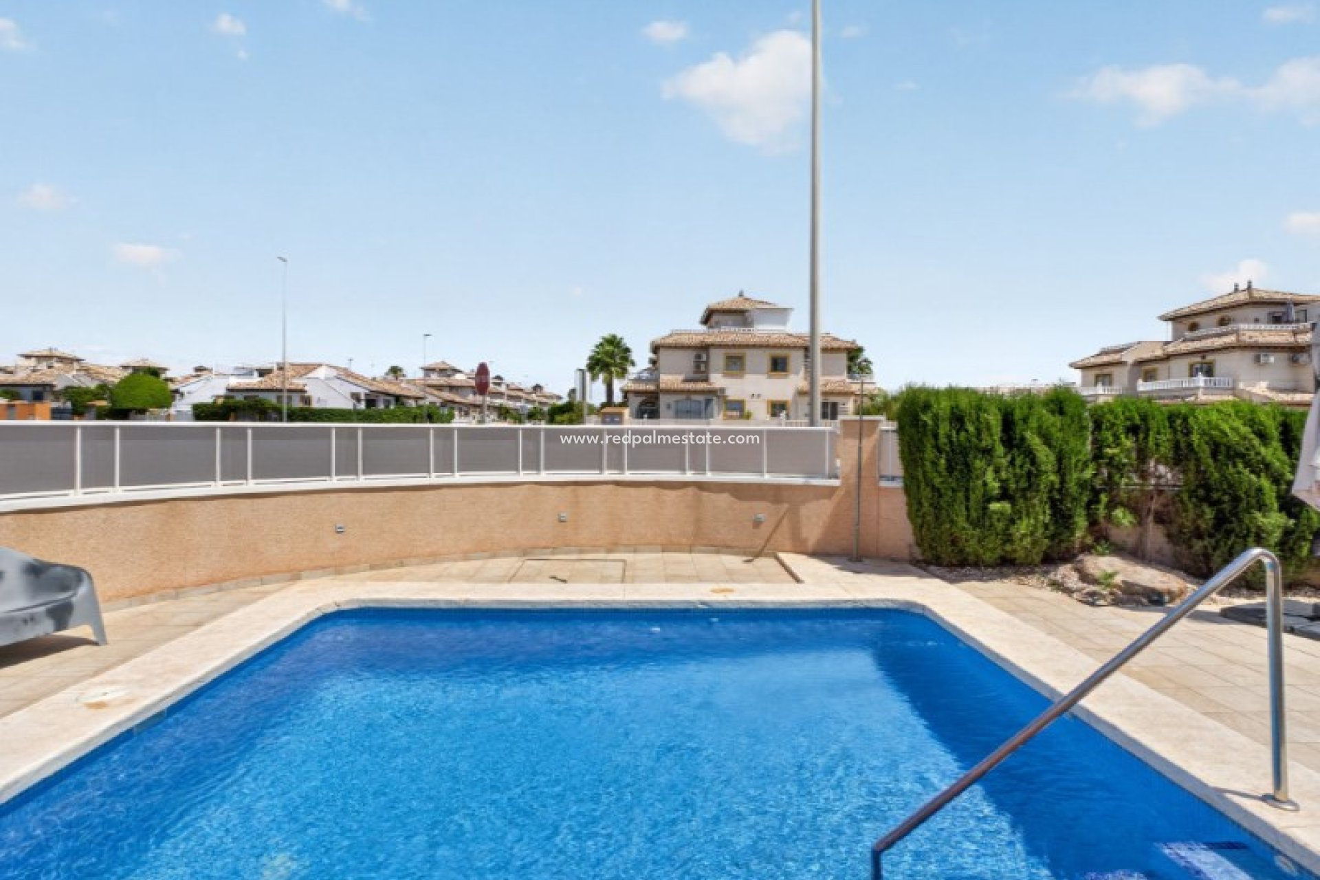 Resale - Town House -
Orihuela Costa - Inland