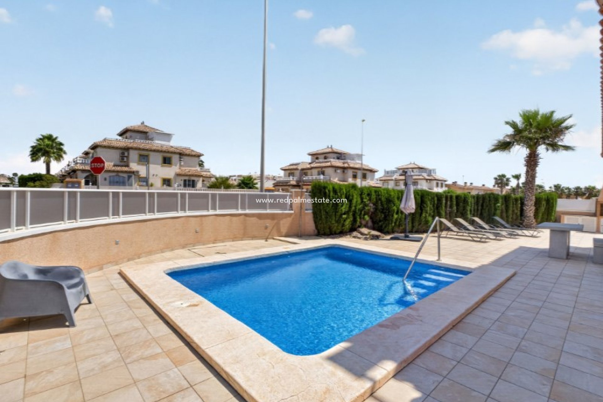 Resale - Town House -
Orihuela Costa - Inland