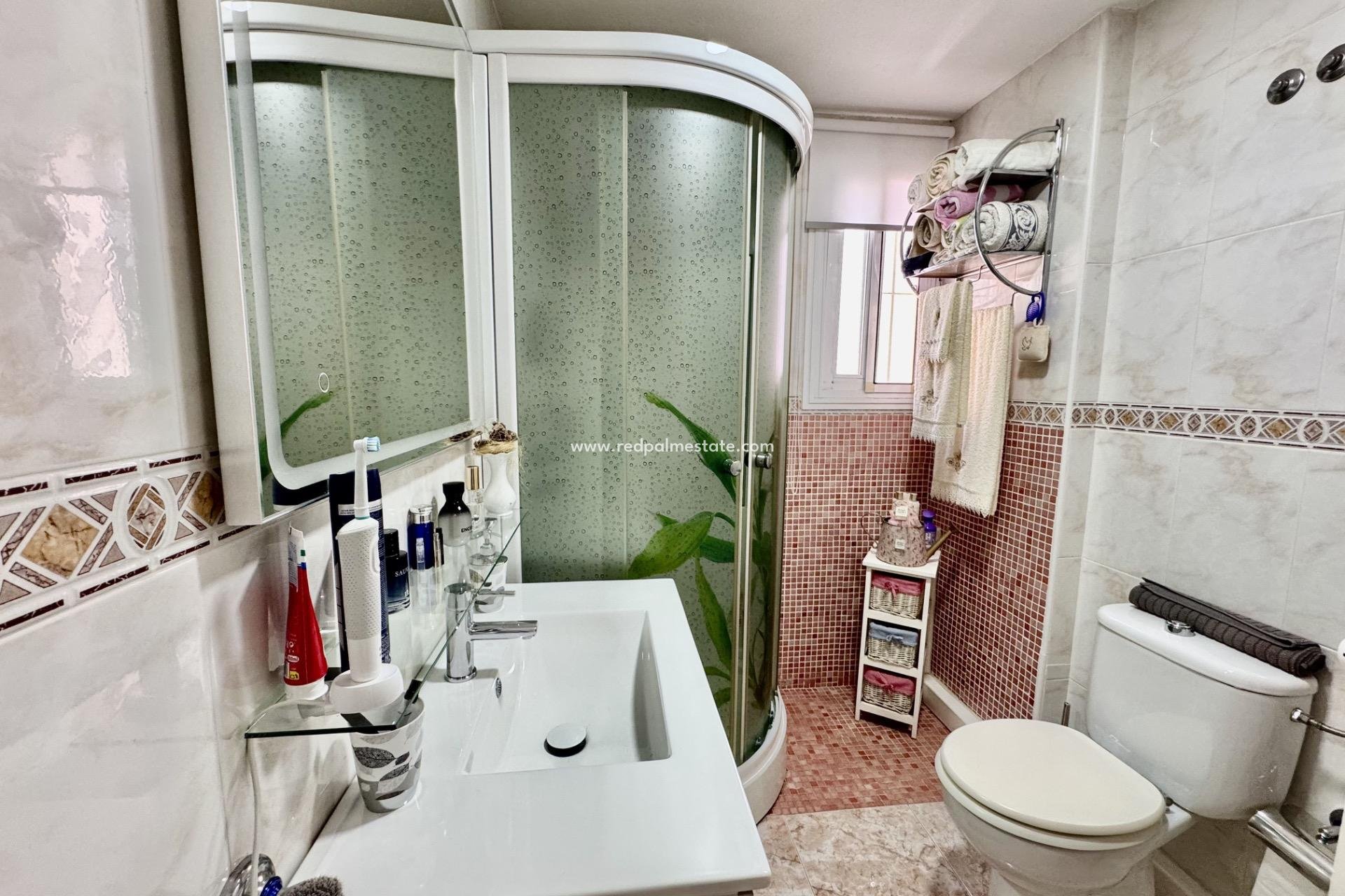 Resale - Town House -
Orihuela Costa - La Florida