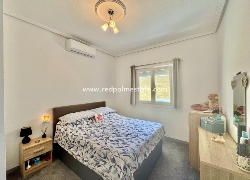 Resale - Town House -
Orihuela Costa - La Florida