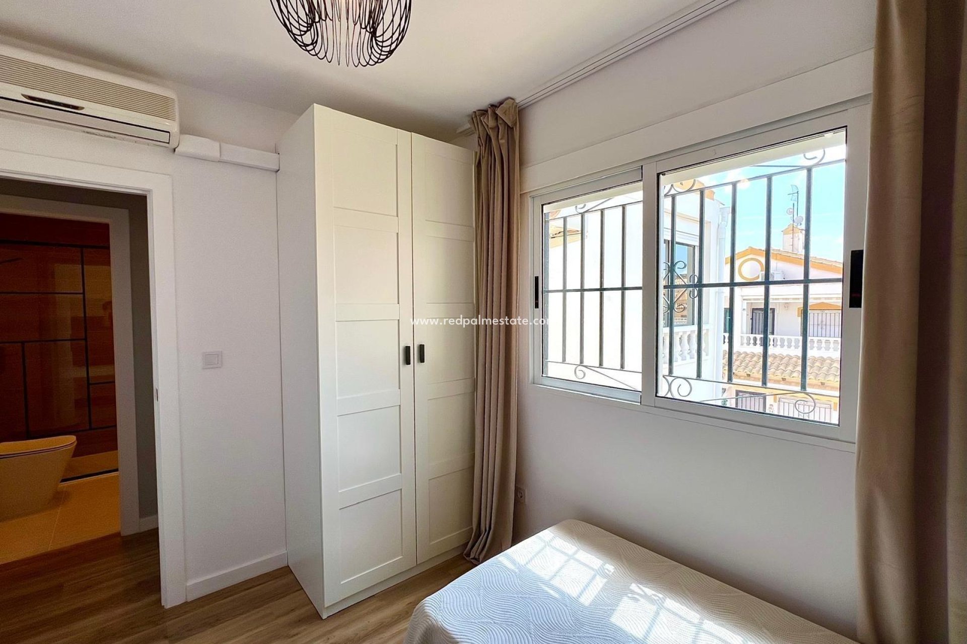 Resale - Town House -
Orihuela Costa - La Florida