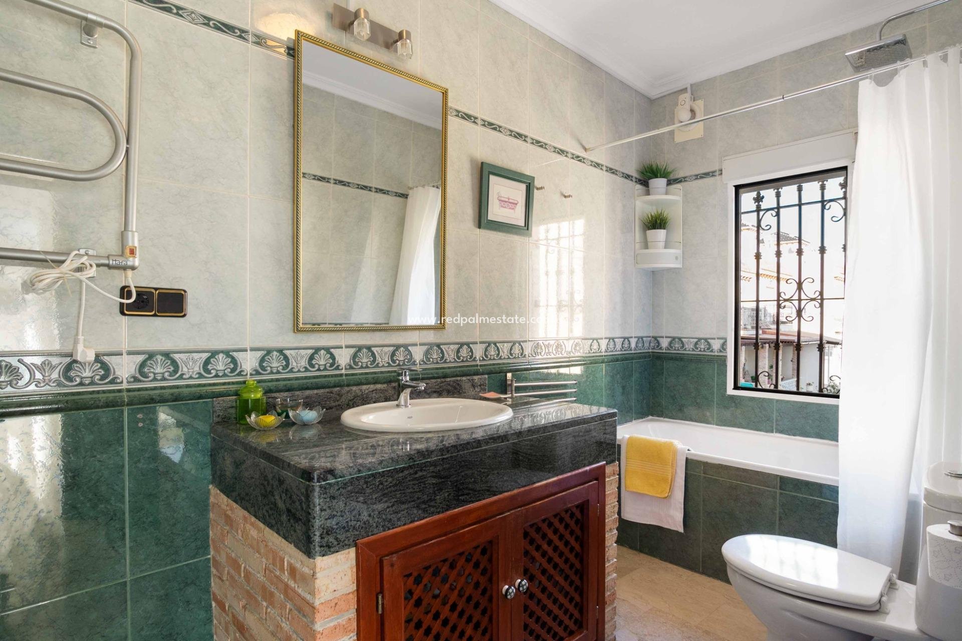 Resale - Town House -
Orihuela Costa - La Florida