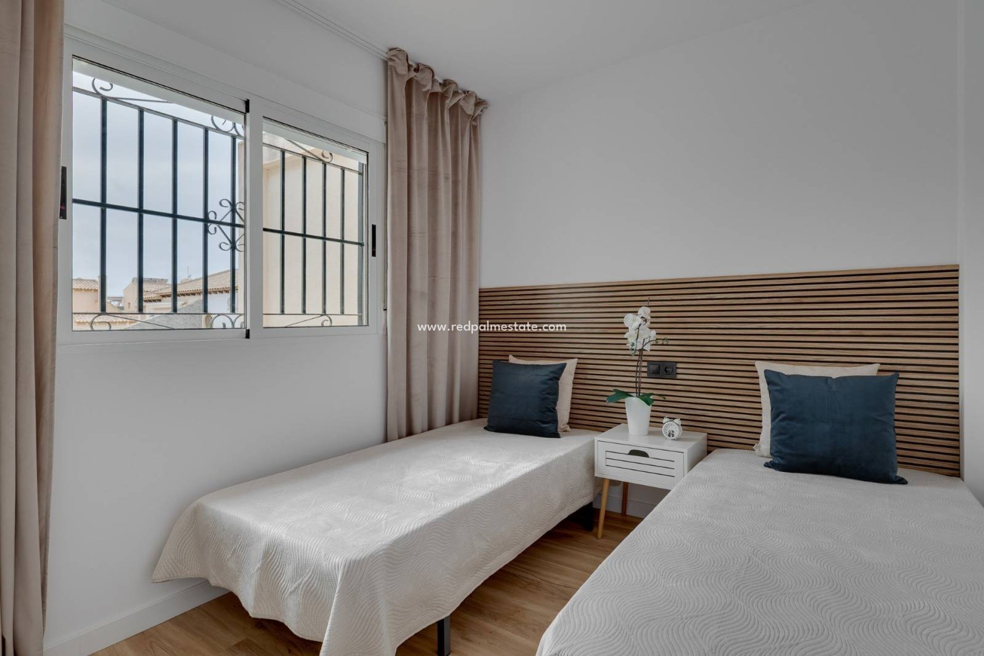 Resale - Town House -
Orihuela Costa - La Florida