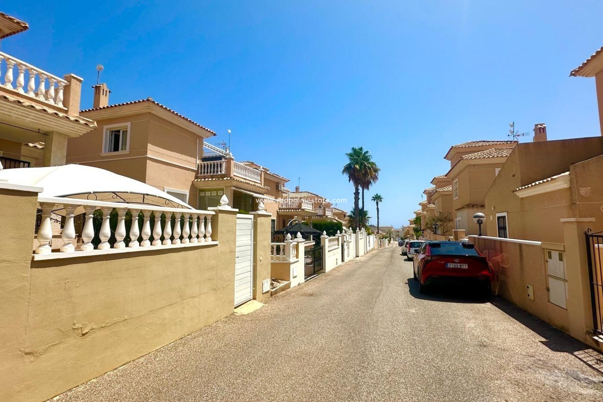 Resale - Town House -
Orihuela Costa - La Florida
