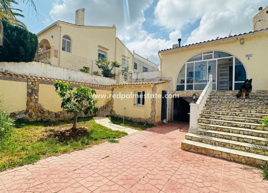 Resale - Town House -
Orihuela Costa - La Florida