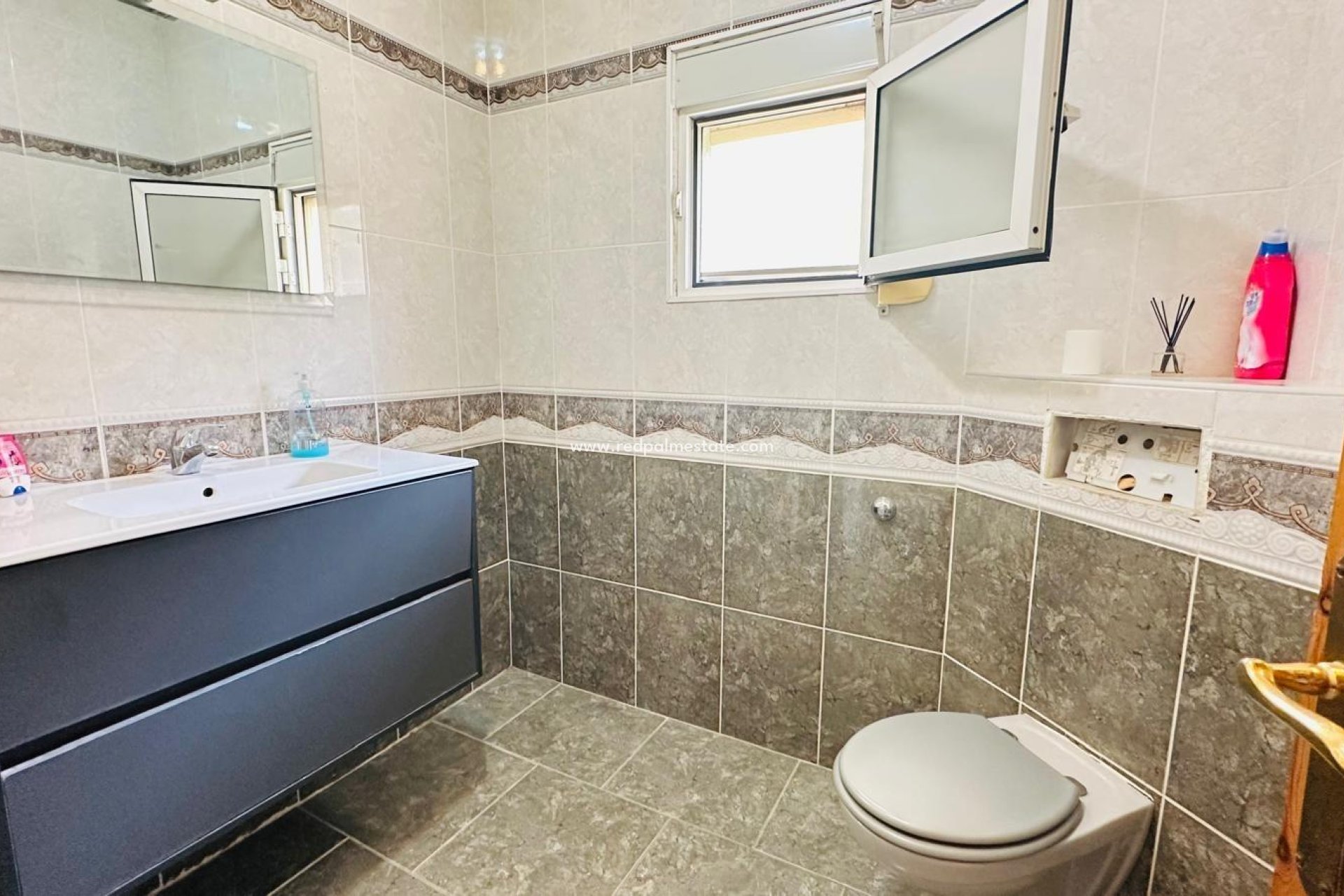 Resale - Town House -
Orihuela Costa - La Florida