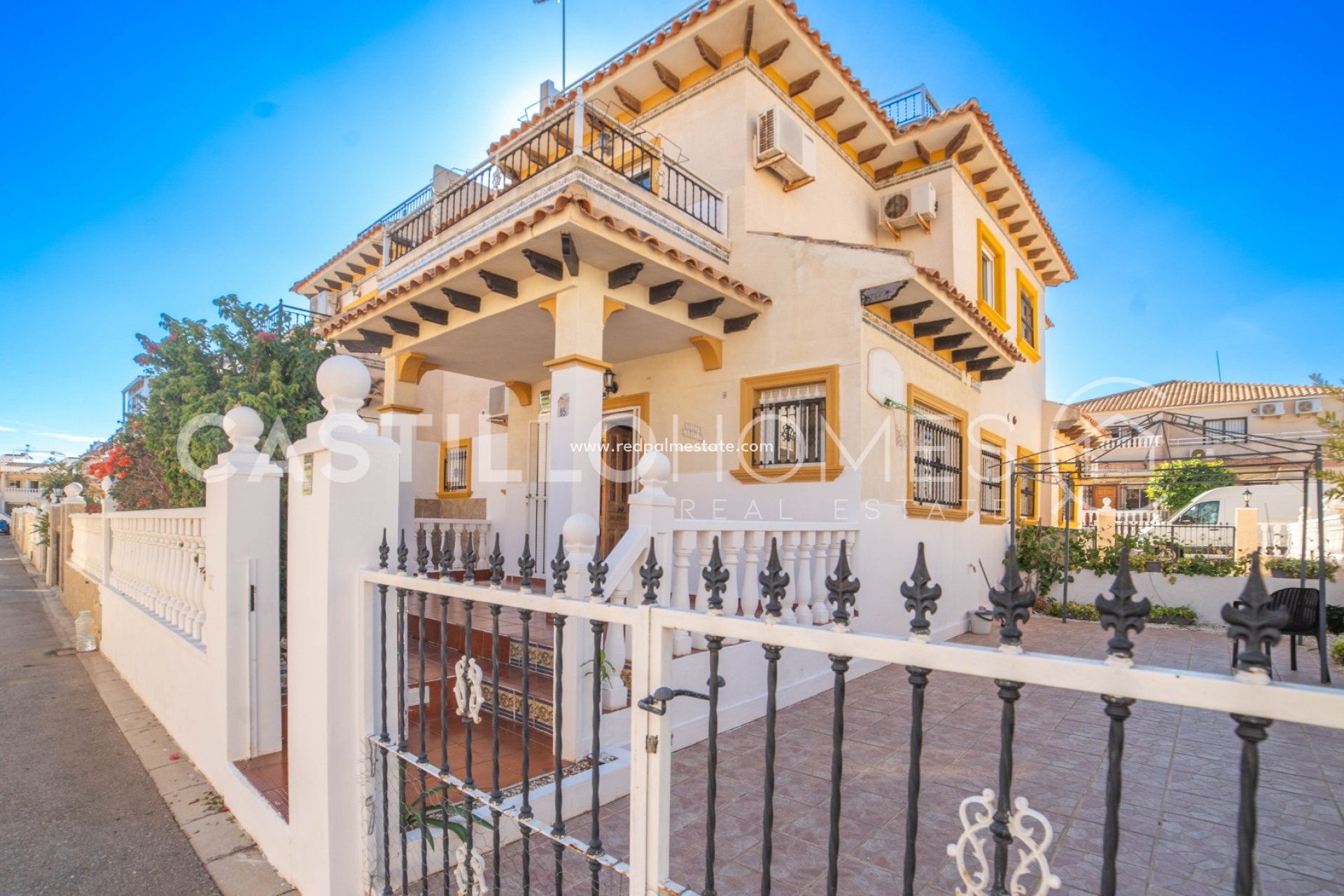 Resale - Town House -
Orihuela Costa - La Regia