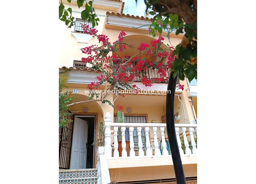 Resale - Town House -
Orihuela Costa - La Zenia