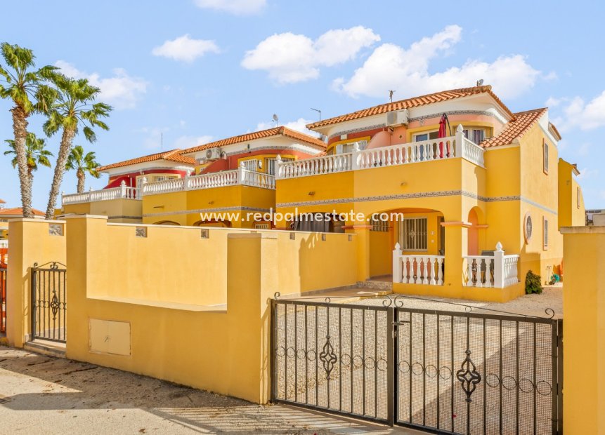 Resale - Town House -
Orihuela Costa - La Zenia