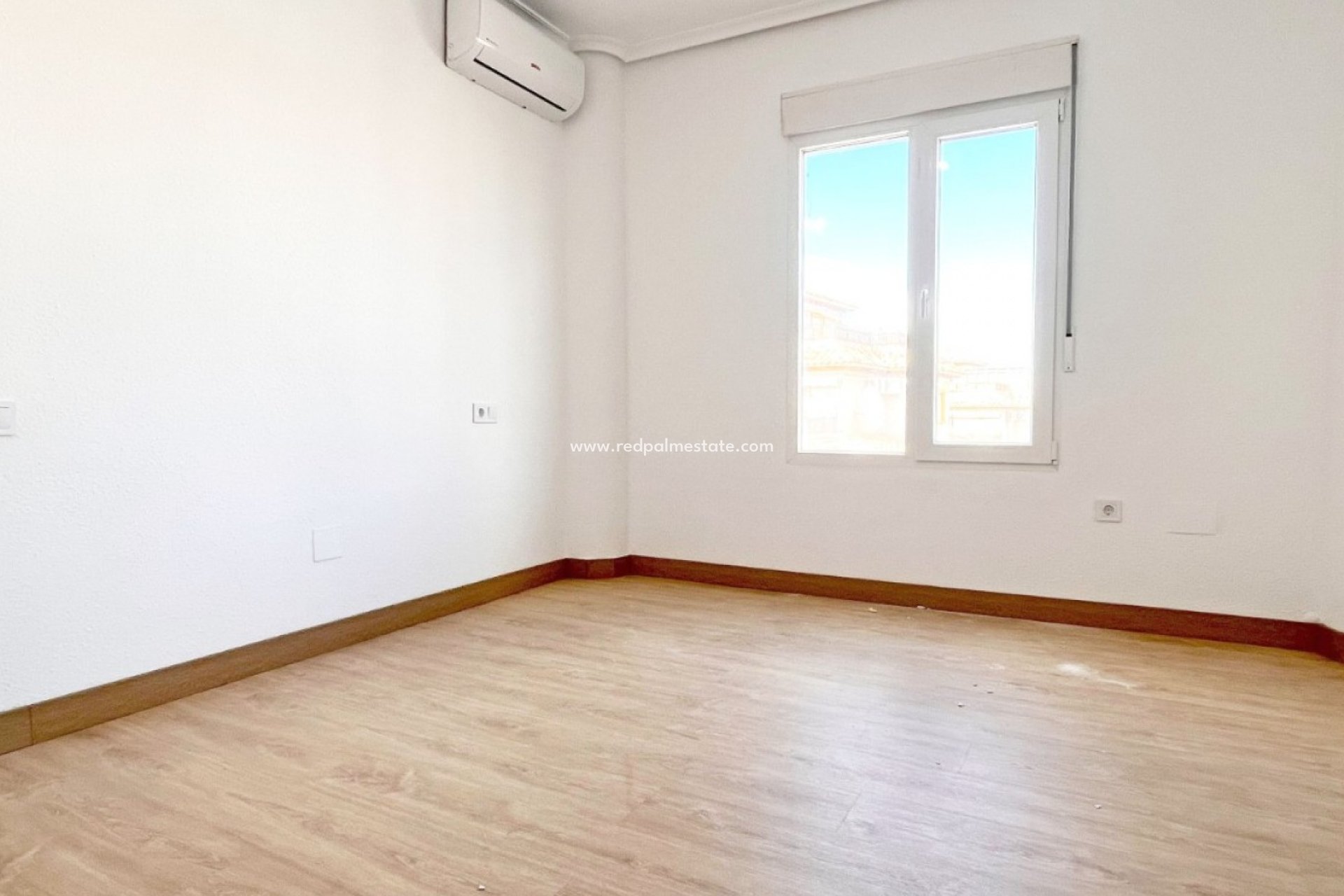 Resale - Town House -
Orihuela Costa - La Zenia