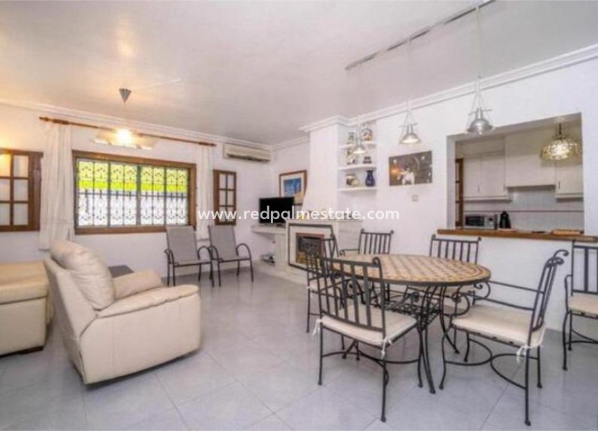 Resale - Town House -
Orihuela Costa - La Zenia