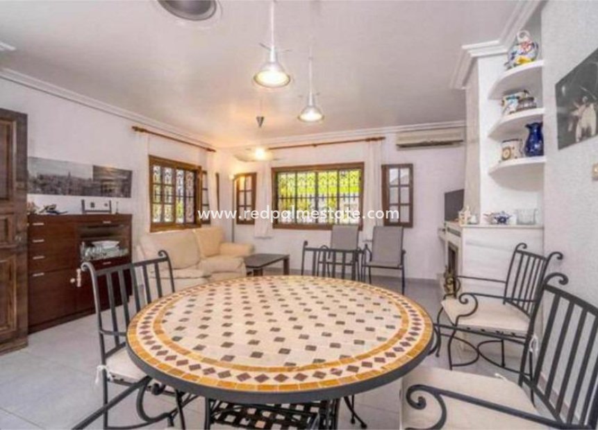 Resale - Town House -
Orihuela Costa - La Zenia