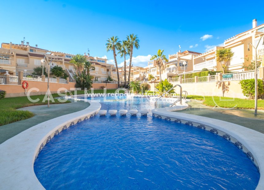 Resale - Town House -
Orihuela Costa - La Zenia