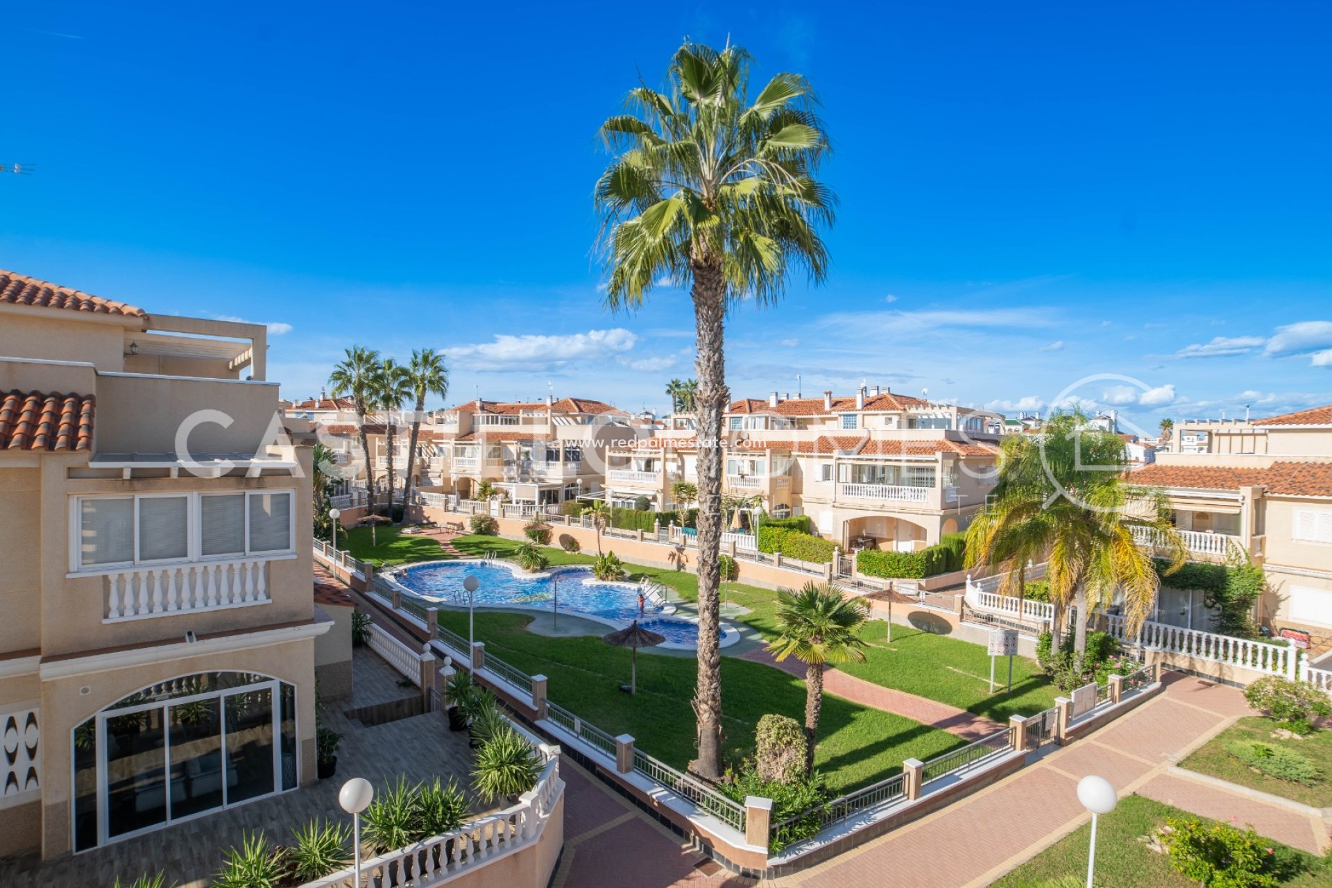 Resale - Town House -
Orihuela Costa - La Zenia