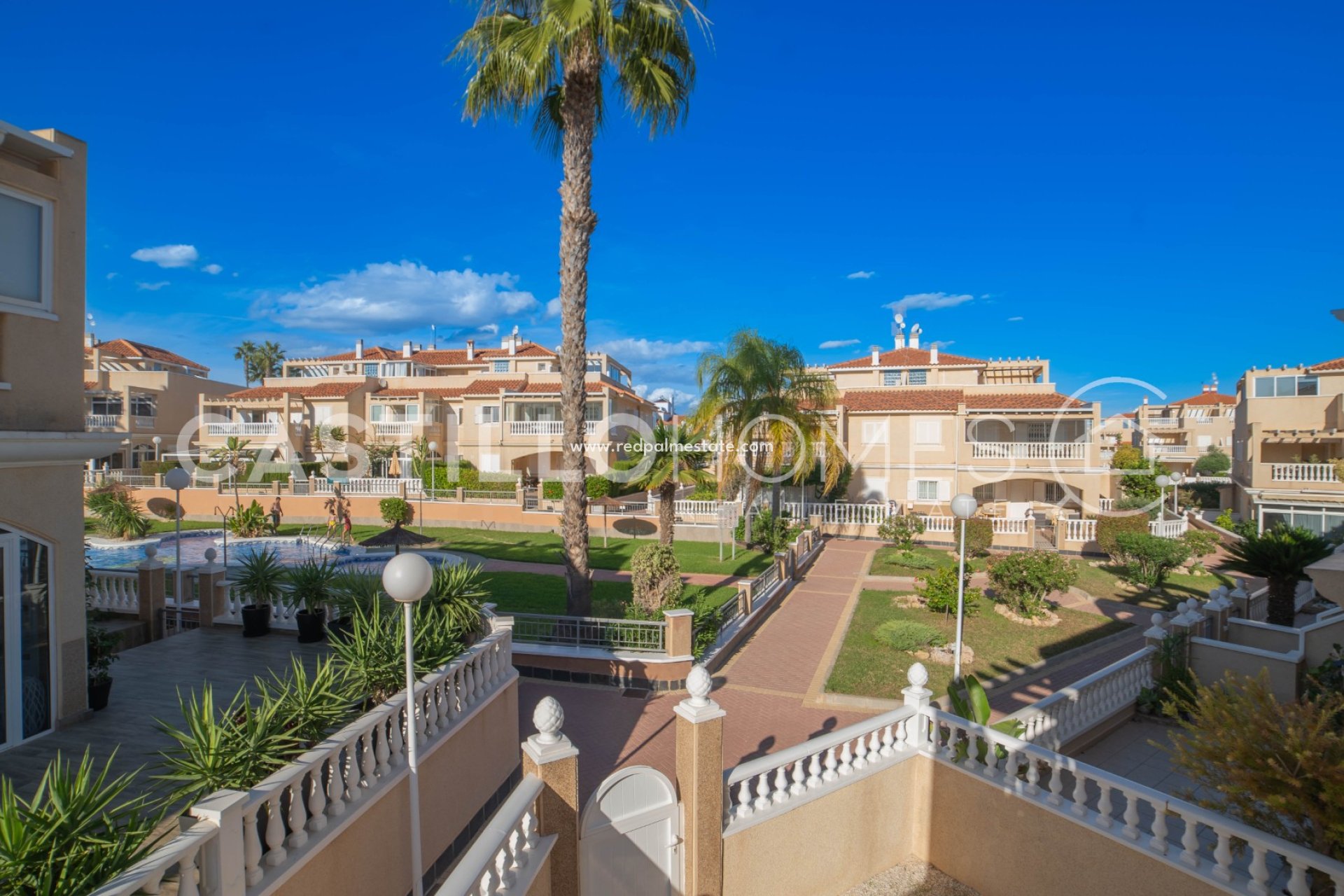 Resale - Town House -
Orihuela Costa - La Zenia