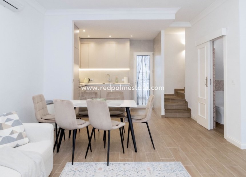 Resale - Town House -
Orihuela Costa - La Zenia