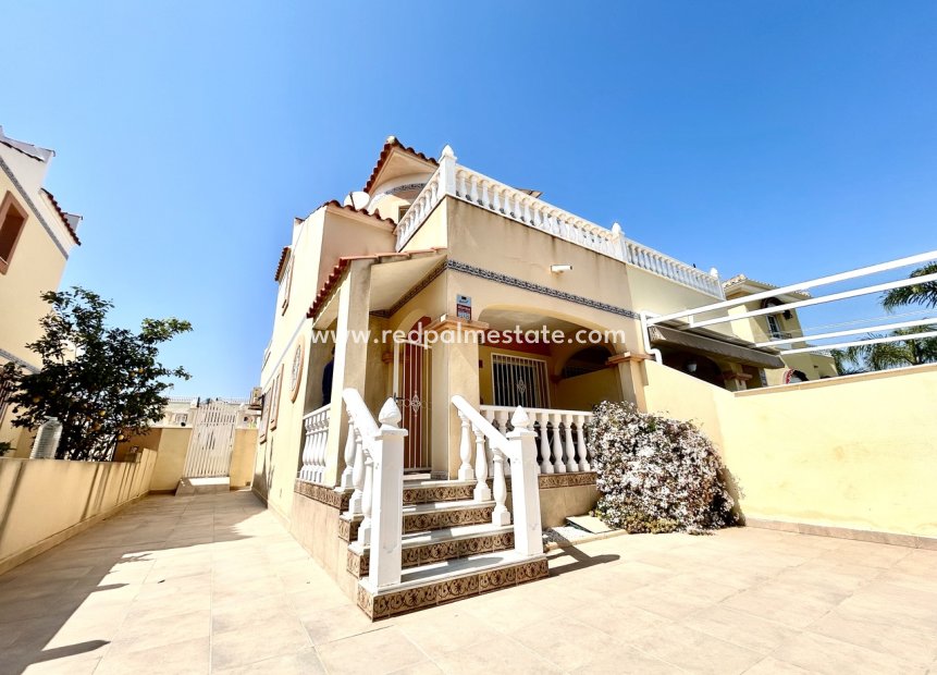 Resale - Town House -
Orihuela Costa - La Zenia