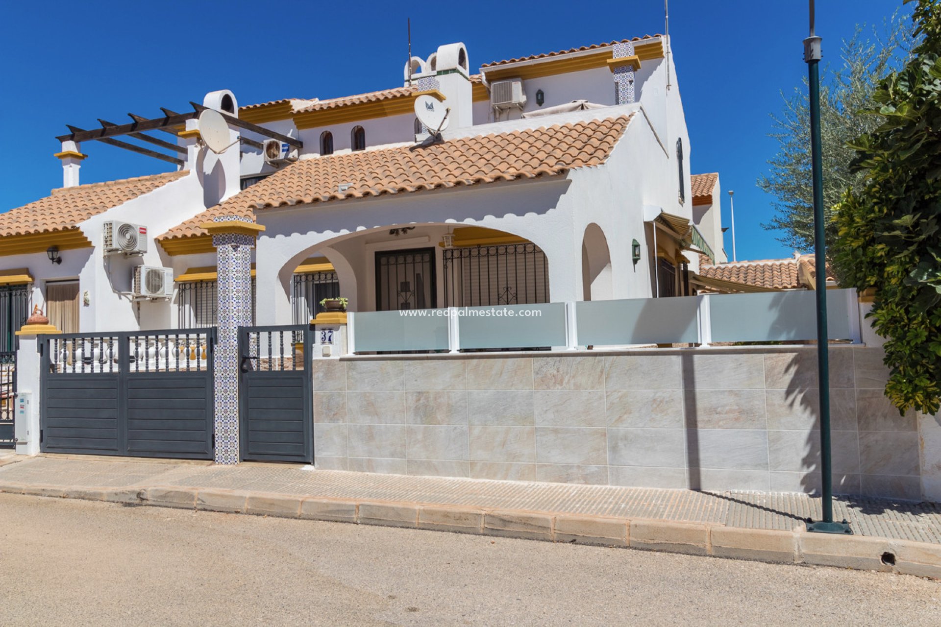 Resale - Town House -
Orihuela Costa - La Zenia