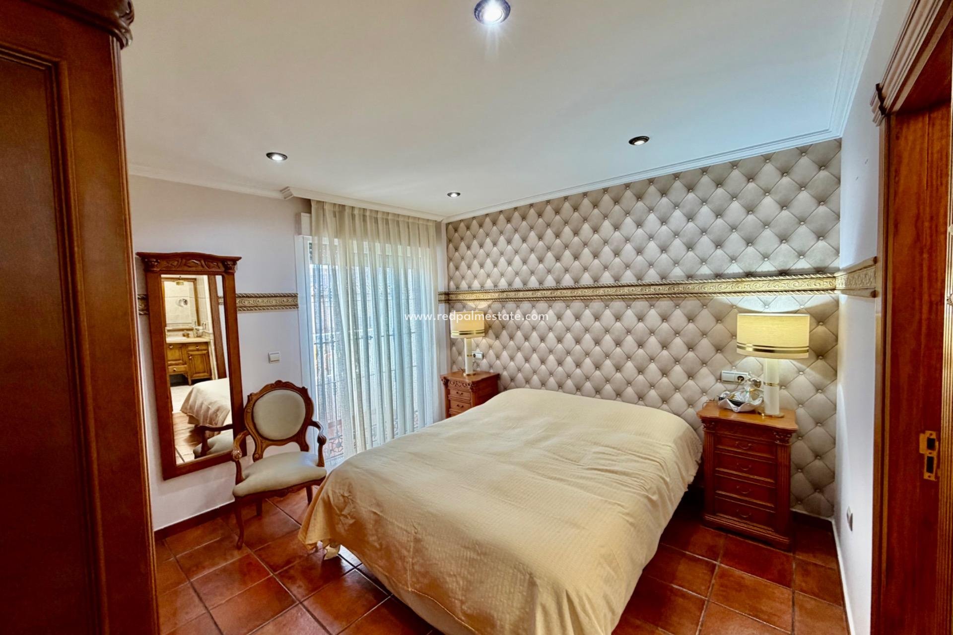 Resale - Town House -
Orihuela Costa - La Zenia