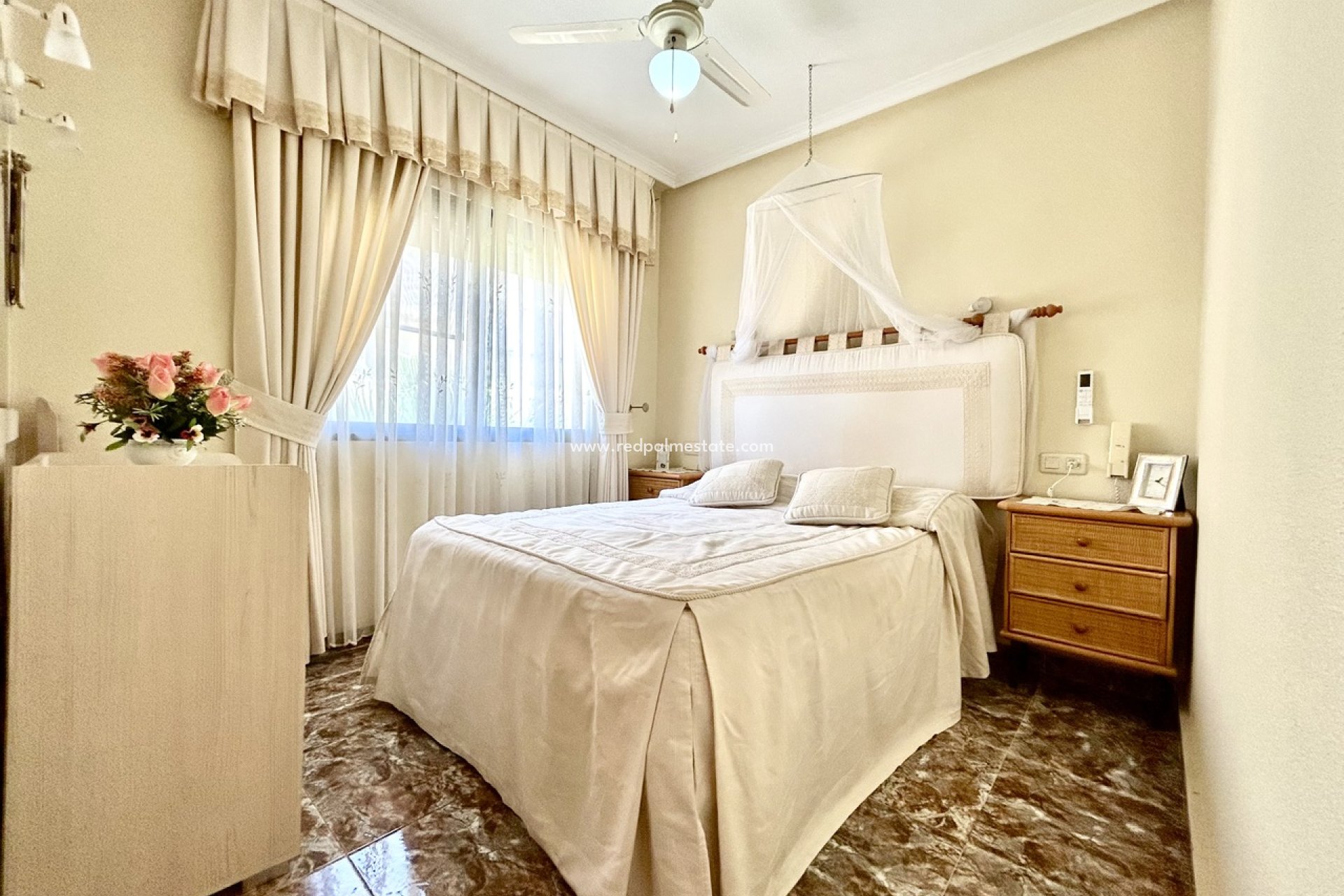 Resale - Town House -
Orihuela Costa - La Zenia