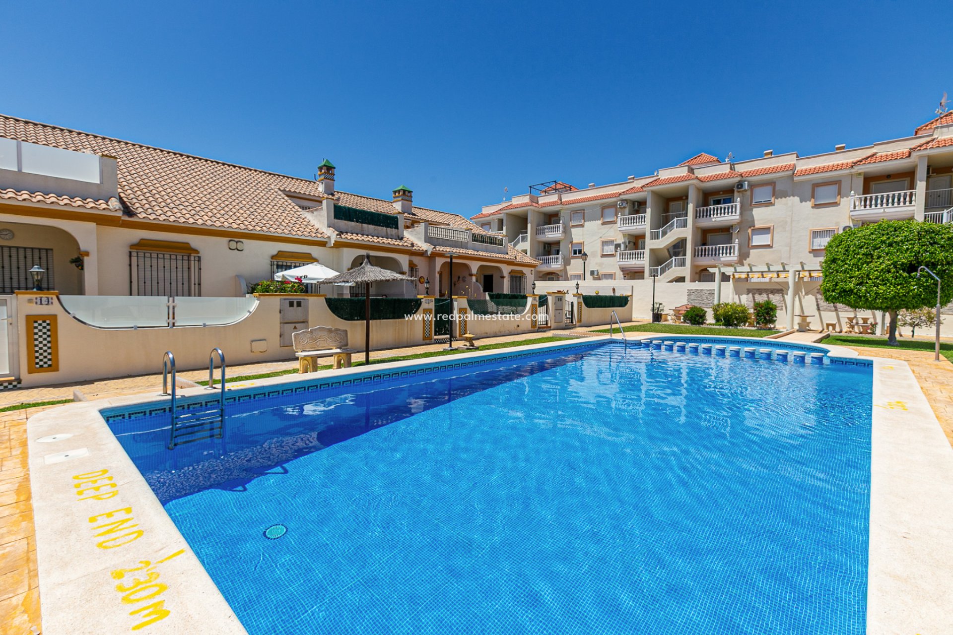 Resale - Town House -
Orihuela Costa - La Zenia
