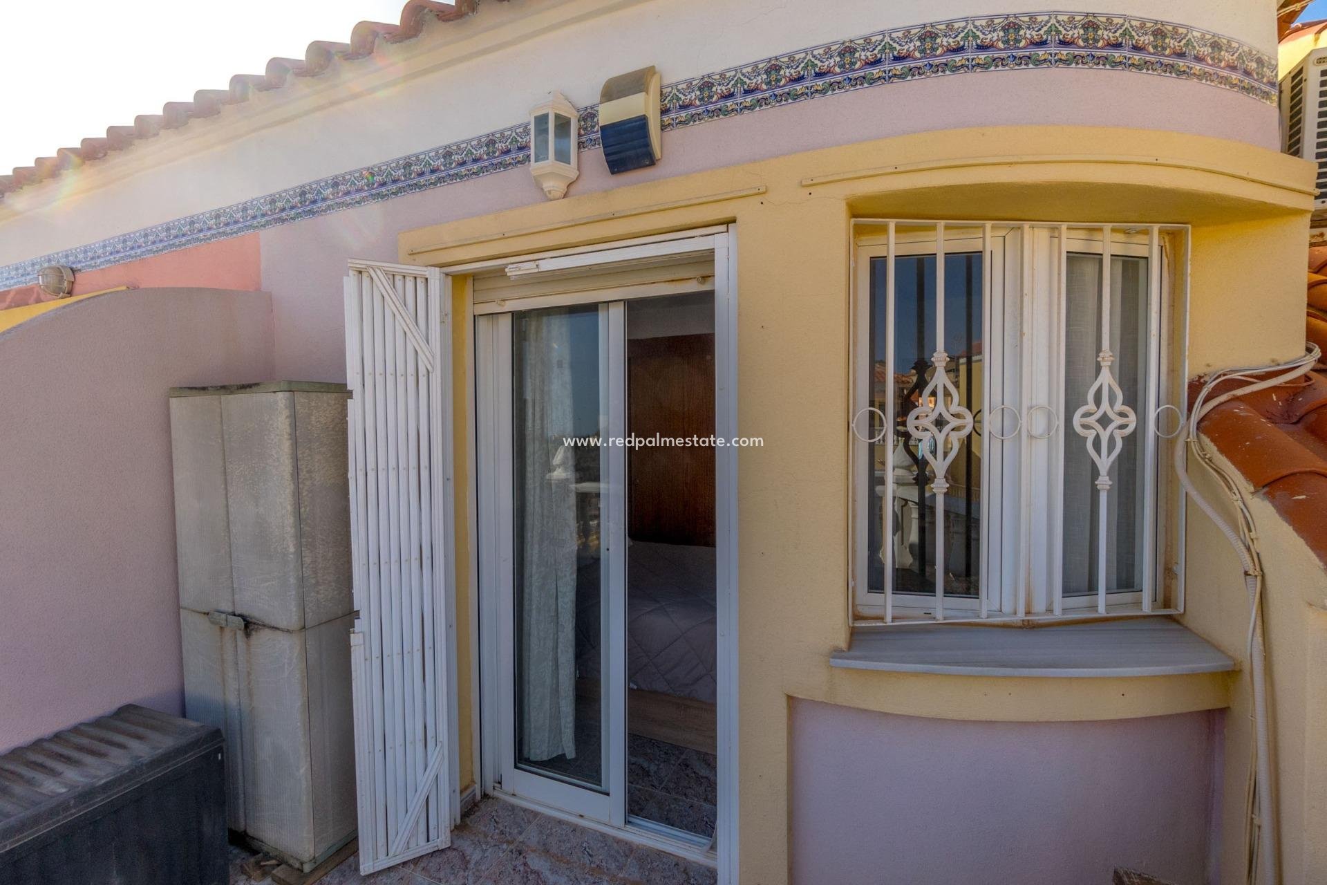 Resale - Town House -
Orihuela Costa - Las Filipinas