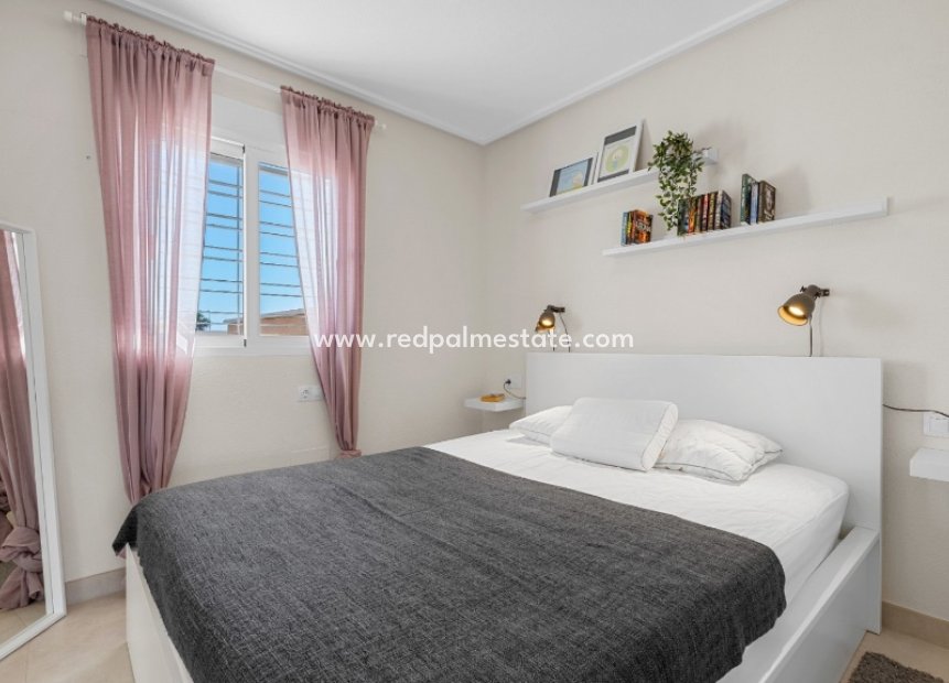 Resale - Town House -
Orihuela Costa - Lomas de Cabo Roig