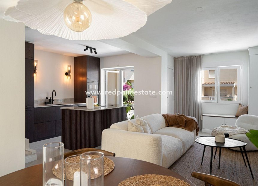 Resale - Town House -
Orihuela Costa - Los Almendros-la Florida