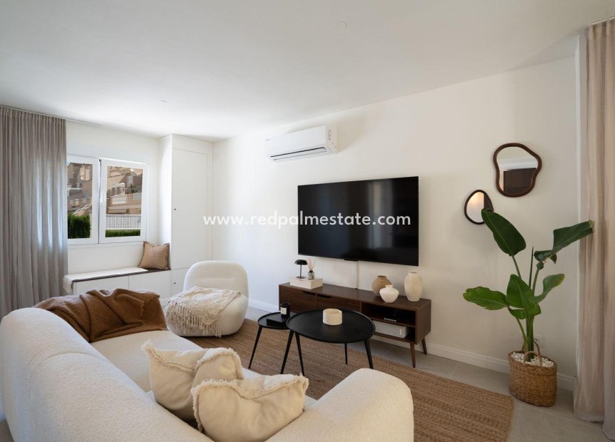 Resale - Town House -
Orihuela Costa - Los Almendros-la Florida