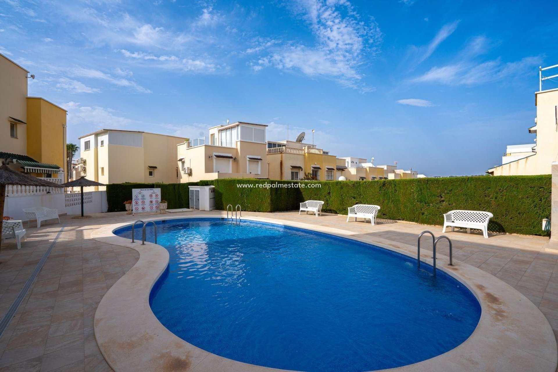 Resale - Town House -
Orihuela Costa - Los Almendros-la Florida