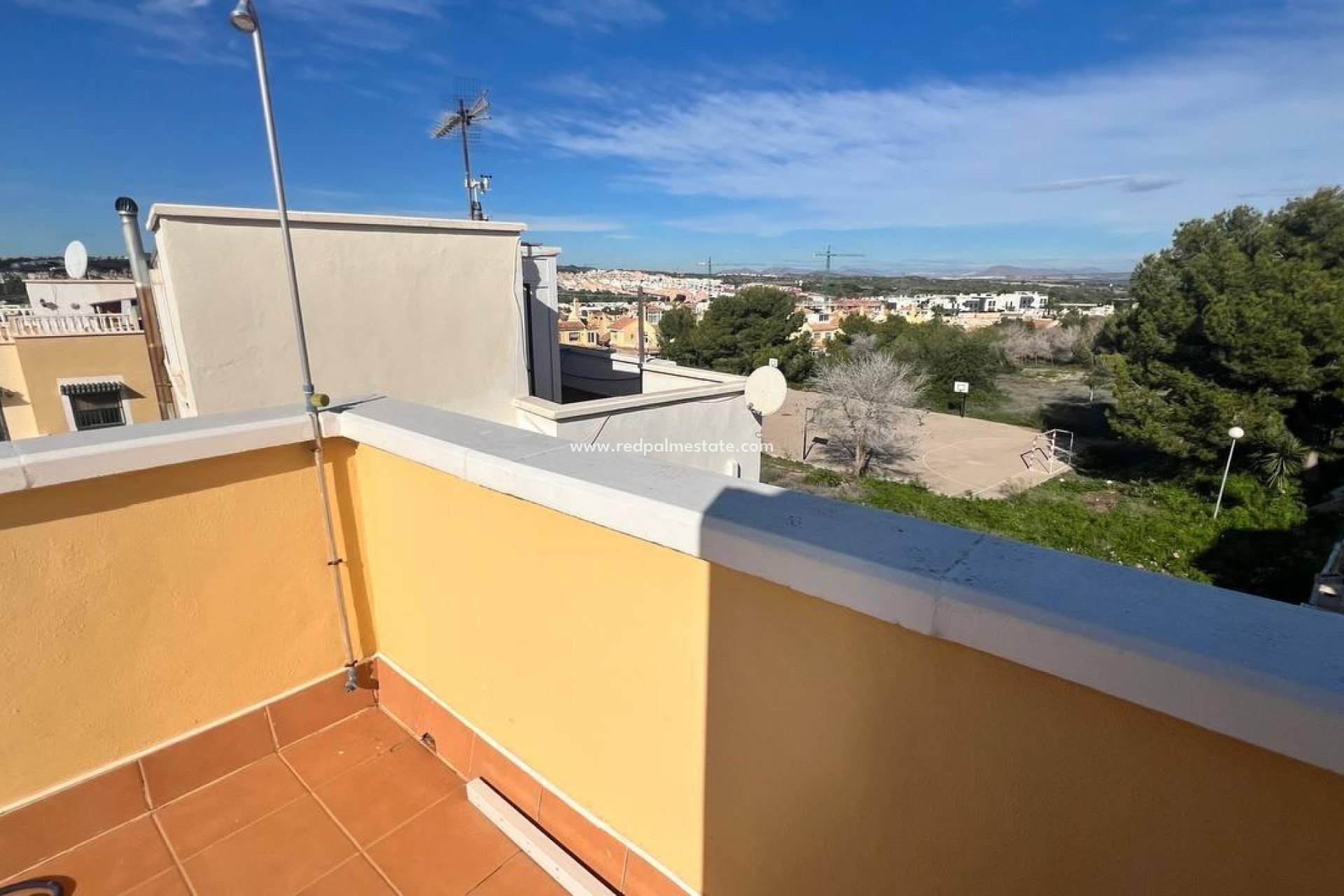 Resale - Town House -
Orihuela Costa - Los Almendros-la Florida