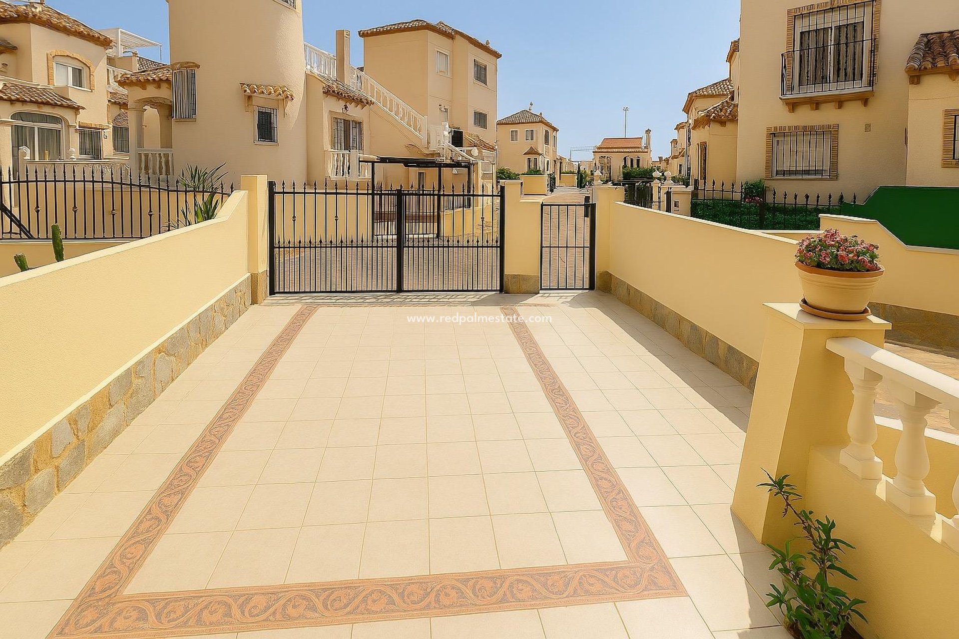 Resale - Town House -
Orihuela Costa - Los Almendros-la Florida