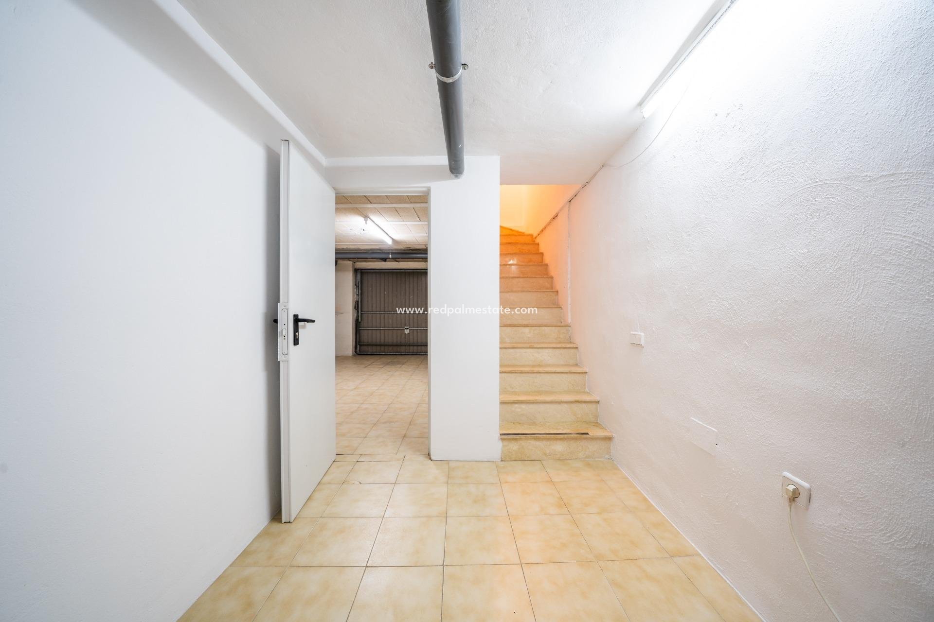 Resale - Town House -
Orihuela Costa - Los Almendros-la Florida