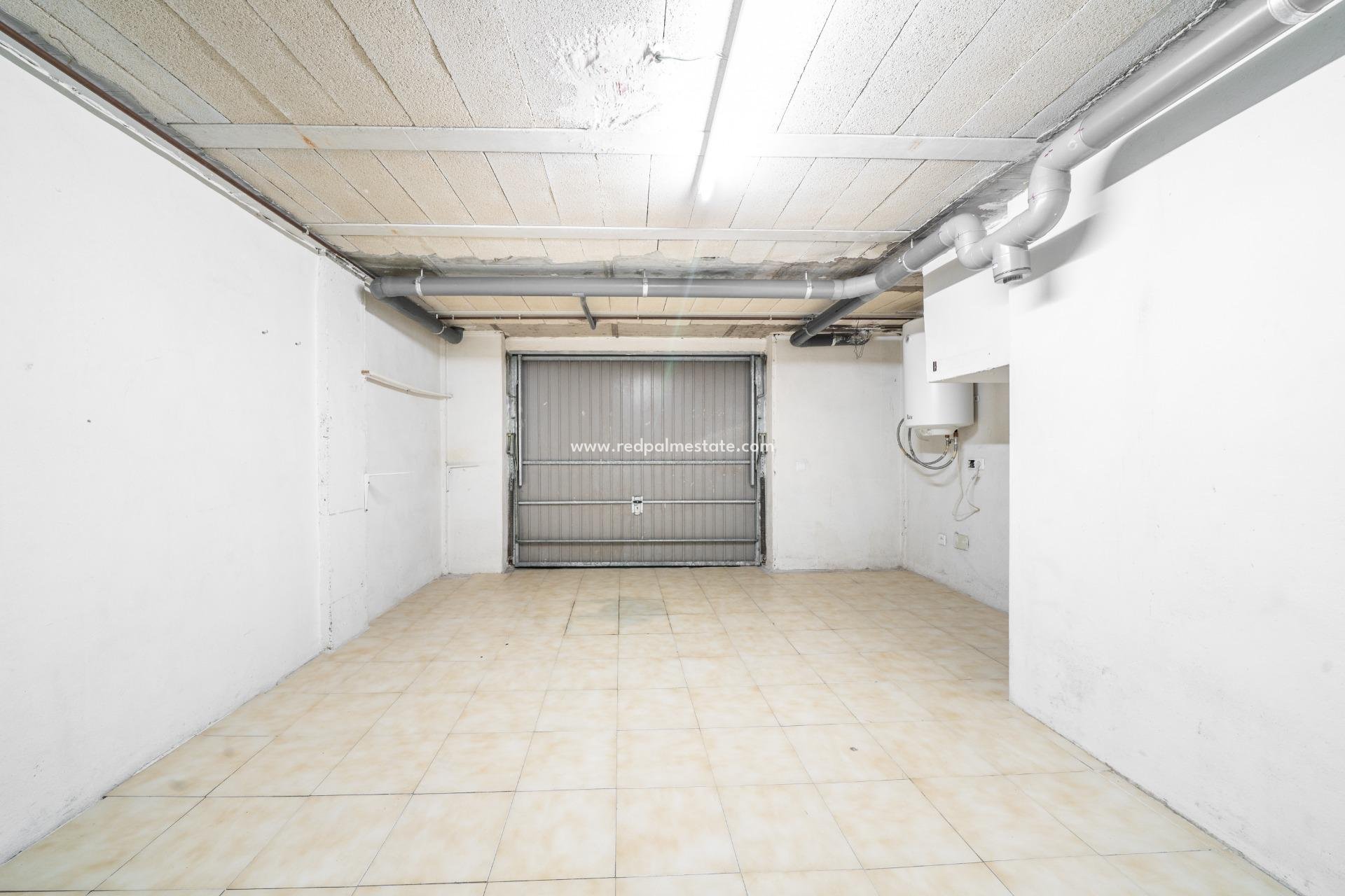 Resale - Town House -
Orihuela Costa - Los Almendros-la Florida