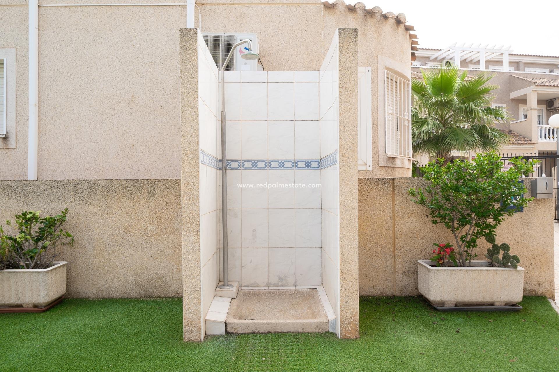 Resale - Town House -
Orihuela Costa - Los Almendros-la Florida