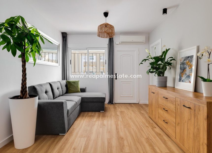 Resale - Town House -
Orihuela Costa - Los balcones