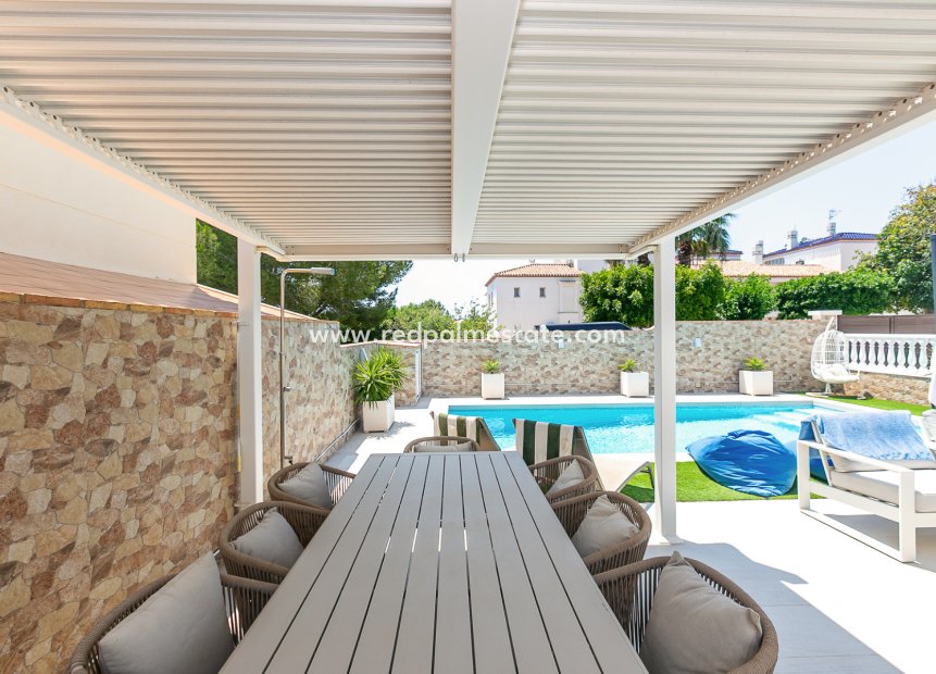 Resale - Town House -
Orihuela Costa - Los Dolses