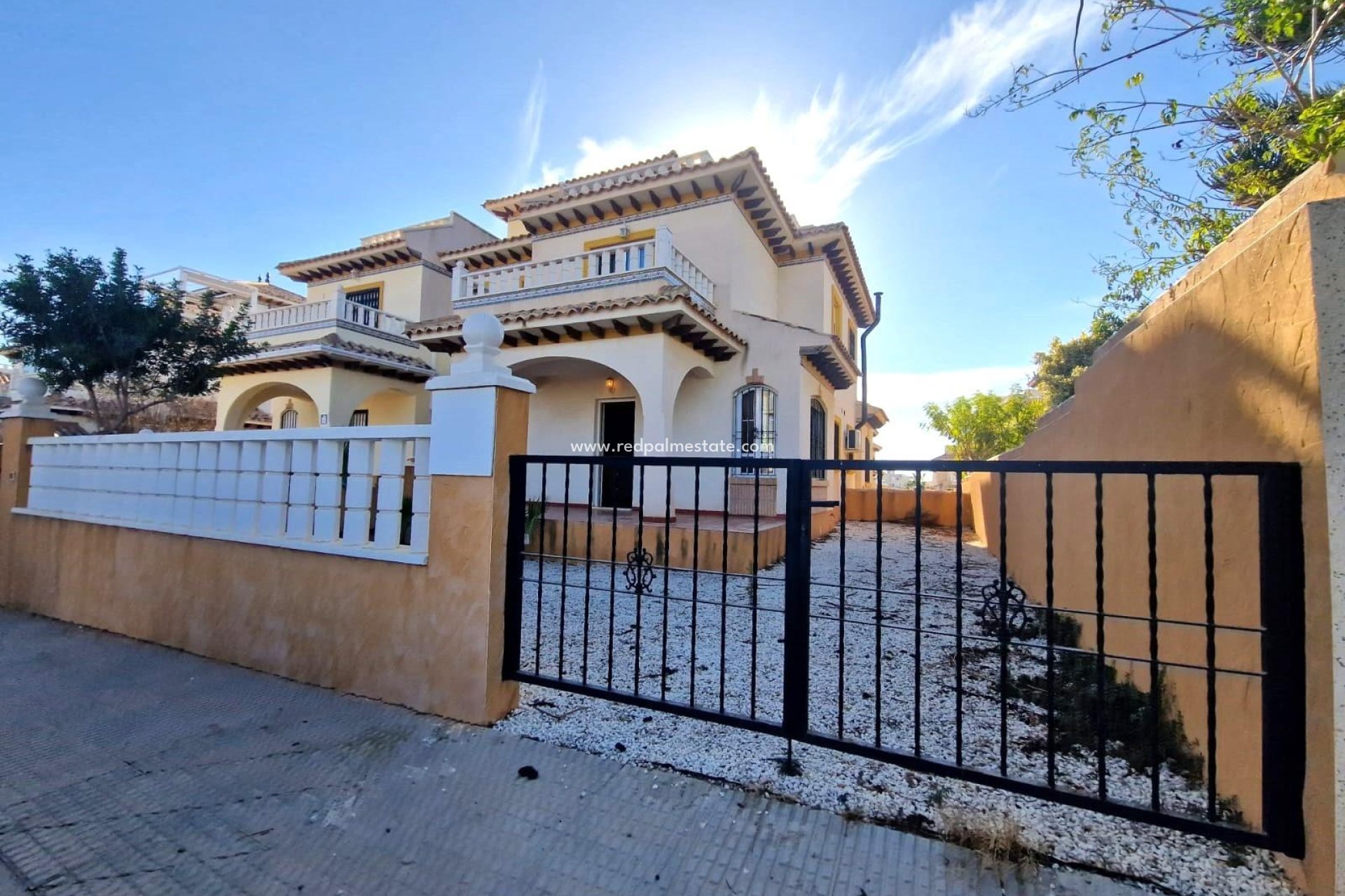 Resale - Town House -
Orihuela Costa - Montezenia