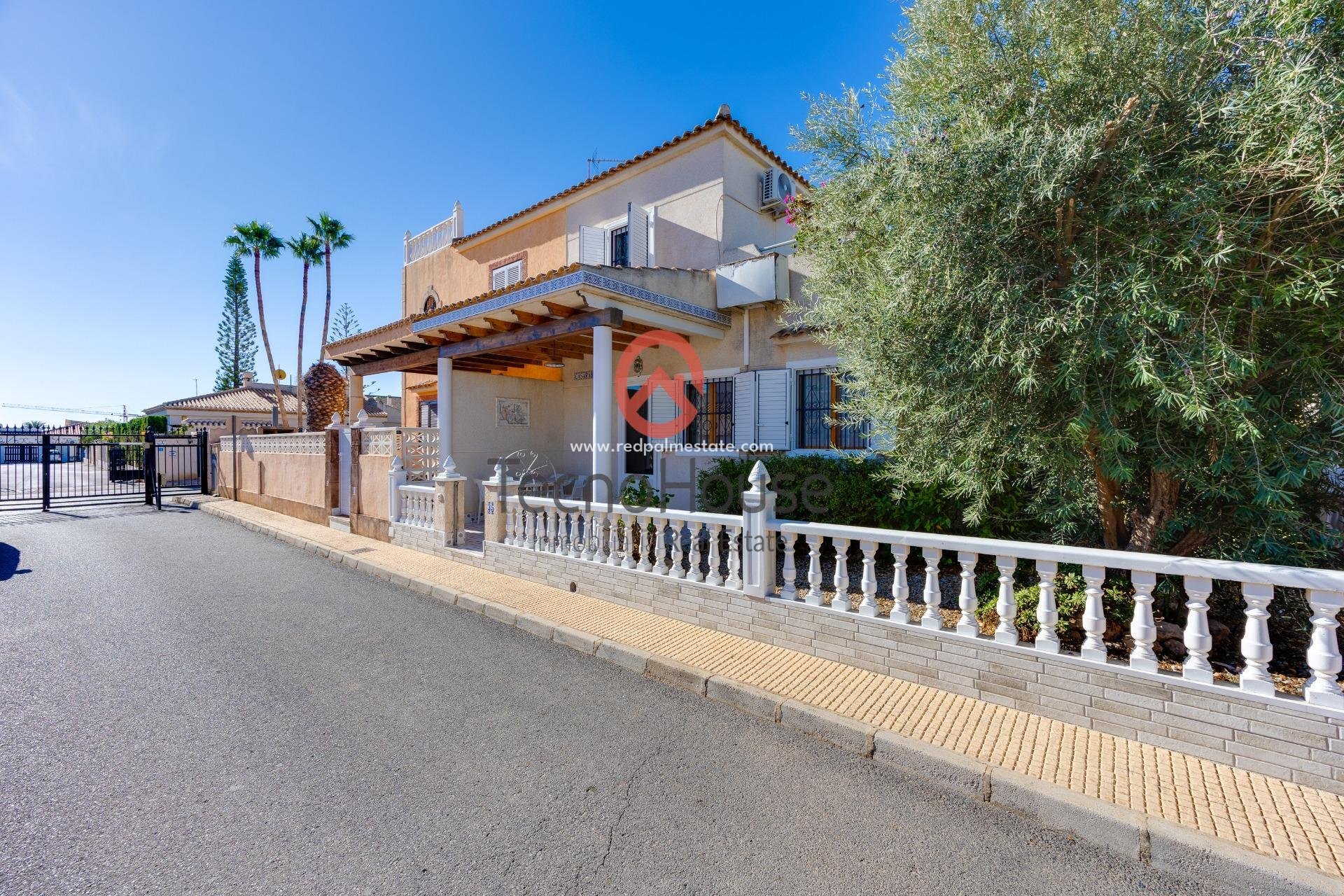 Resale - Town House -
Orihuela Costa - Playa Flamenca